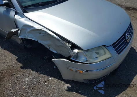 2004 Volkswagen Passat Gls z USA, uszkodzony, nr VIN WVWPD63B54P205877